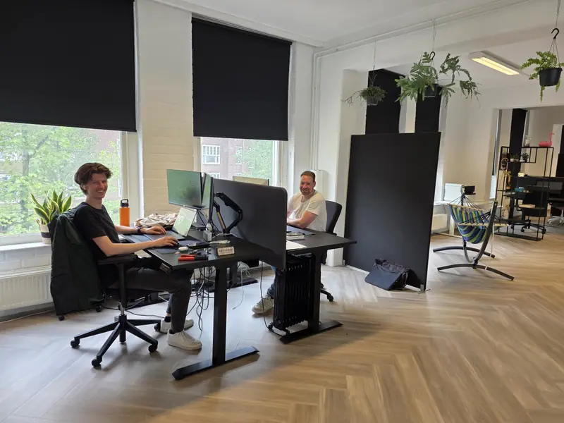 Entwickler bei der Arbeit in unserem Büro in Serbien